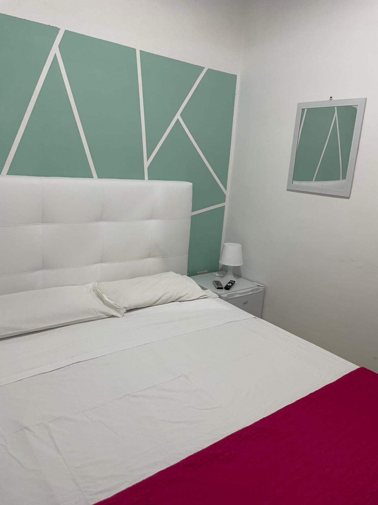Hostel Bb La Fenice Наполи Екстериор снимка
