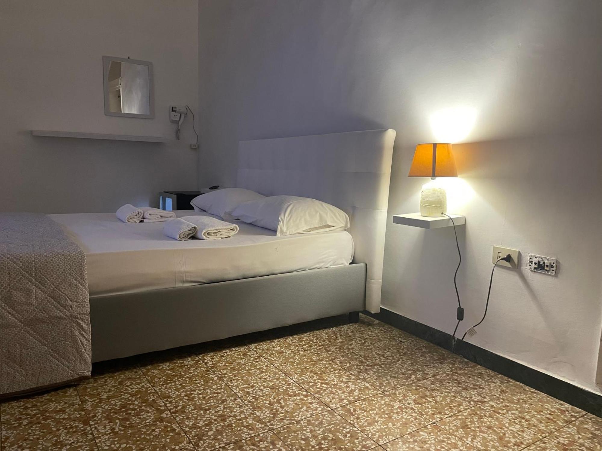 Hostel Bb La Fenice Наполи Екстериор снимка